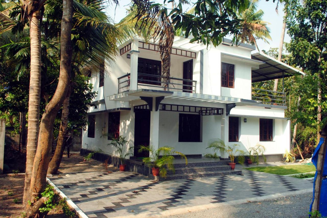 Nice Villa Irimbranallur Exterior foto